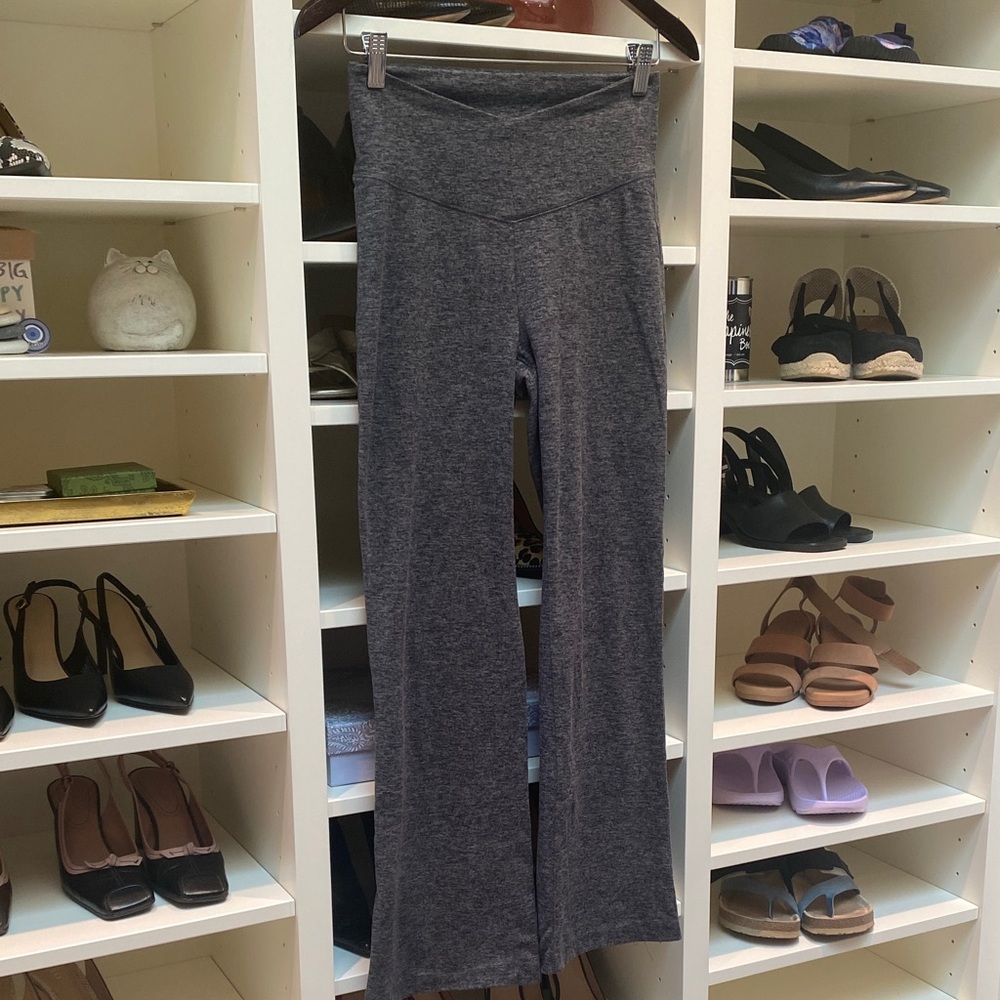 GAPFit - Heather Gray Women's Flare Pants/Leggings. Size S. EUC